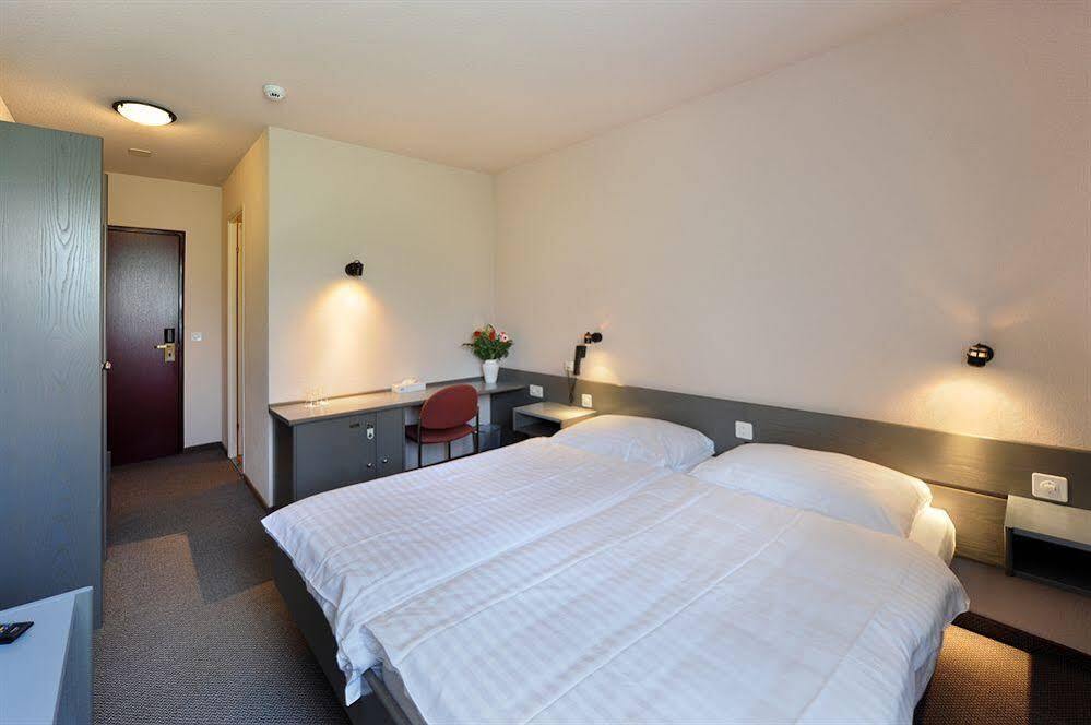 Hotel Des Mosaiques Orbe Esterno foto